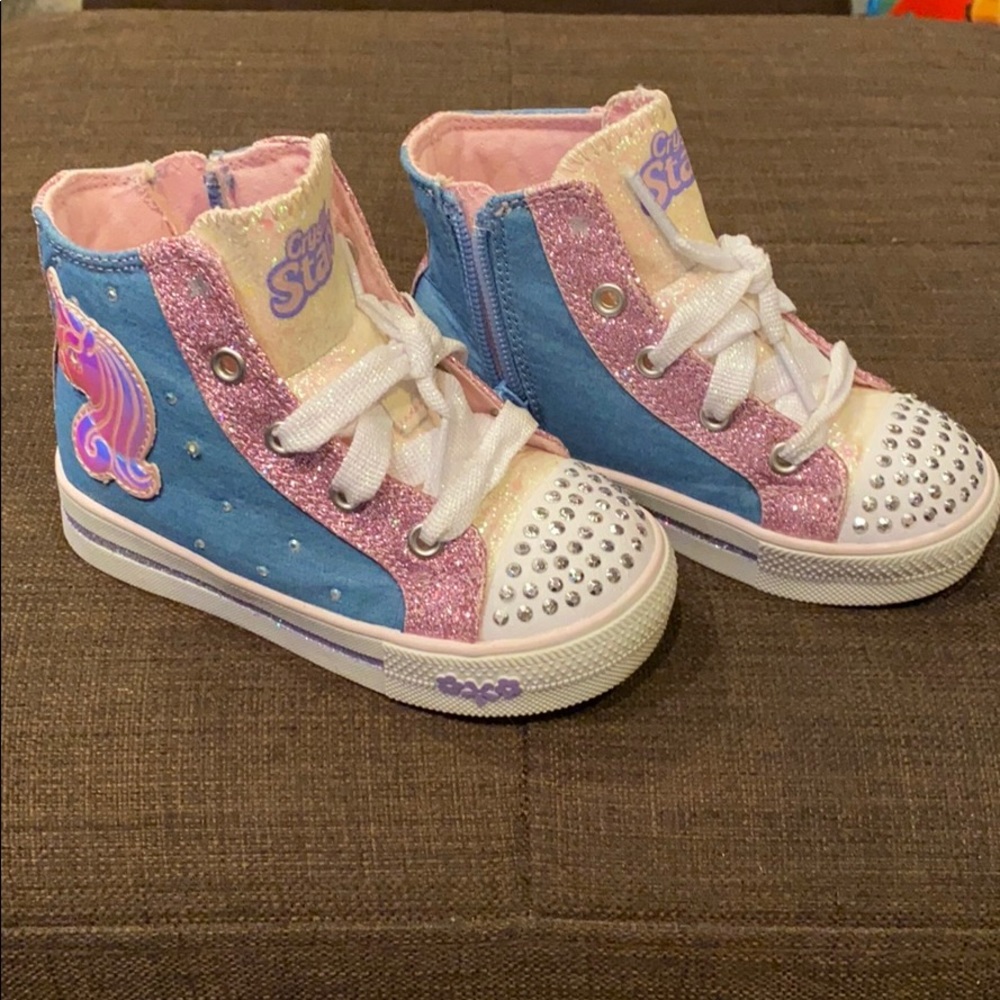 Toddler girl sparkly light up unicorn high tops.